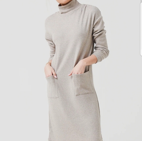 BB Dakota Steve Madden Melt Mountain Sweater Dress Mock Neck Tan Size S NWT - Picture 1 of 8